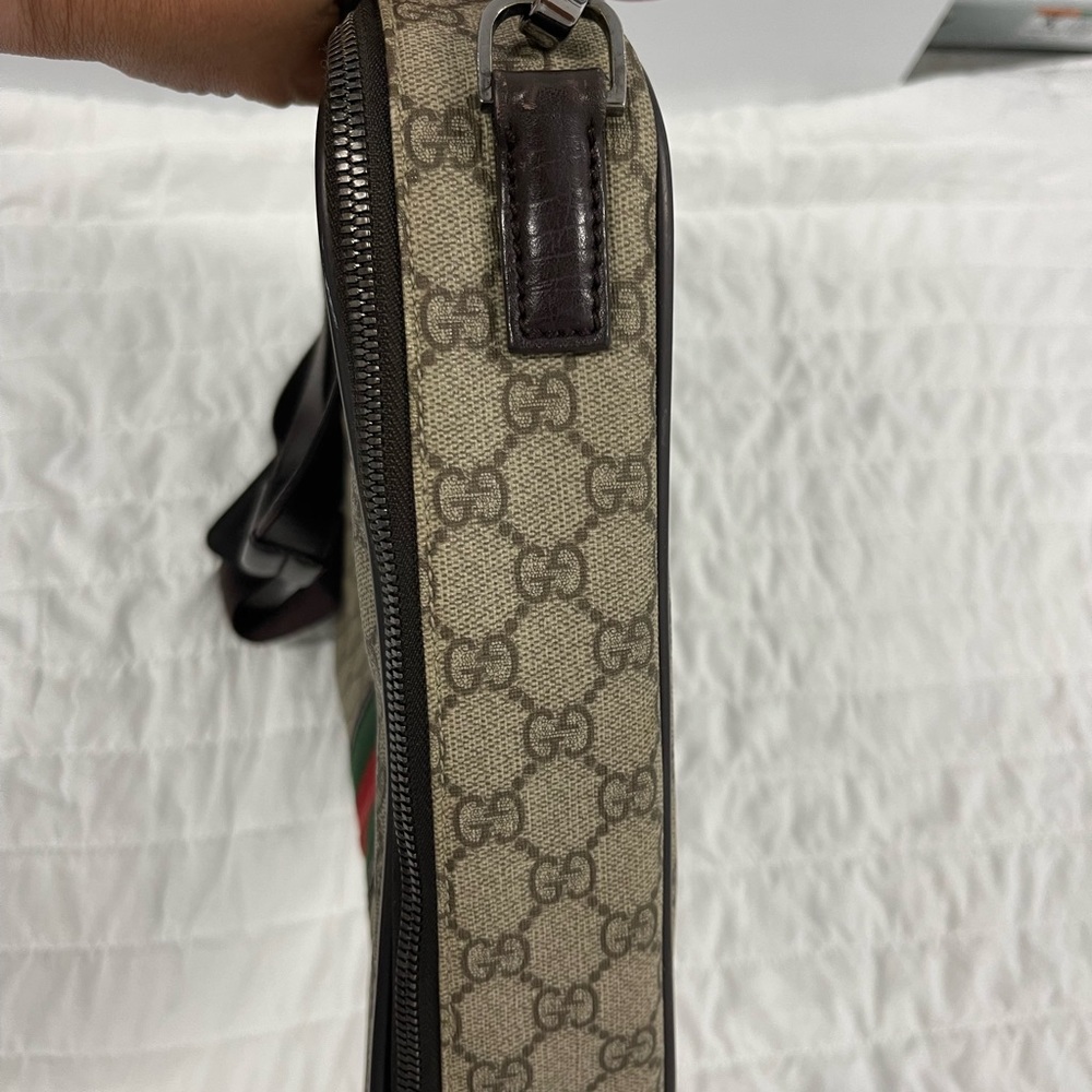 💯AUTHENTIC💯Gucci laptop case. - Picture 5 of 7